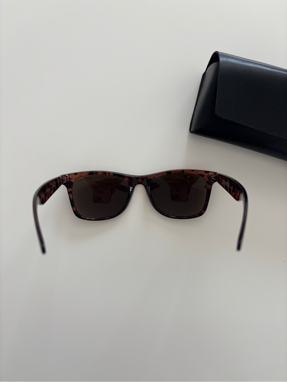 Steve Madden tortoiseshell sunglasses - Picture 6 of 7